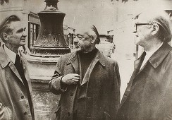 Premieră: Carneţelul de panseuri şi biroul în stil Biedermeier la care a scris filosoful Emil Cioran, scoase la licitaţie. GALERIE FOTO
