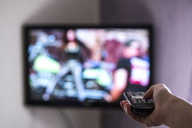 Antena 1, amendată de CNA cu 15.000 de lei pentru limbaj injurios şi descrierea unei omucideri