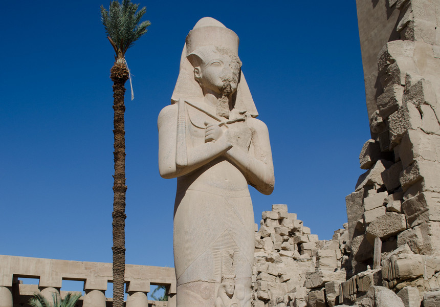 Egiptul a descoperit indicii noi despre mormântul reginei Nefertiti