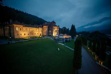 Castelul "Nababului" Grigore Cantacuzino din Buşteni, o reşedinţă boierească transformată în sanatoriu şi devenită cămin al artelor 