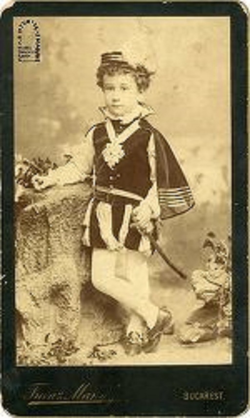 Orice vizitator îşi poate crea propria expoziţie de fotografie veche, la Muzeul Naţional al Ţăranului Român