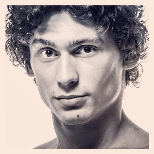 Balerinul de renume mondial Ivan Vasiliev confirmă că a fost invitat la Gala Internaţională a Dansului din Bucureşti, anulată între timp