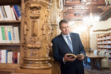 Iohannis: Cărţile provoacă tinerele minţi, inspiră setea de cunoaştere şi contribuie la dezvoltarea sănătoasă