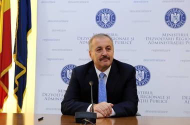 Vicepremierul Vasile Dâncu merge marţi, la 12.00, la Opera Naţională, pentru a discuta cu protestatarii