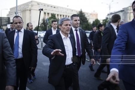 Dacian Cioloş, la protestul pentru susţinerea lui Vlad Alexandrescu:”Susţin viziunea în continuare, dar ca ministru trebuie să ai şi capacitatea de a aplica măsurile”