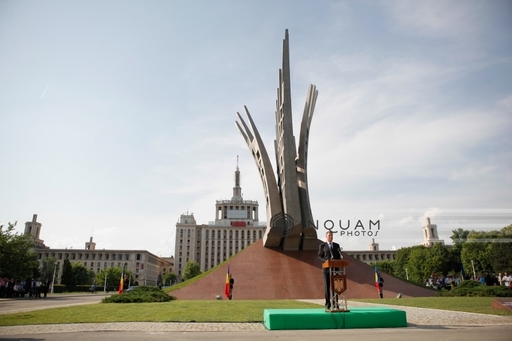 Monumentul ”Aripi”, inaugurat în Bucureşti - un mormânt imaginar, ridicat dintr-o ”datorie a neuitării”. GALERIE FOTO, VIDEO