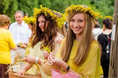 Noaptea de Sânziene va fi sărbătorită sub semnul lui Brâncuşi, în curtea Muzeului Naţional de Artă al României 