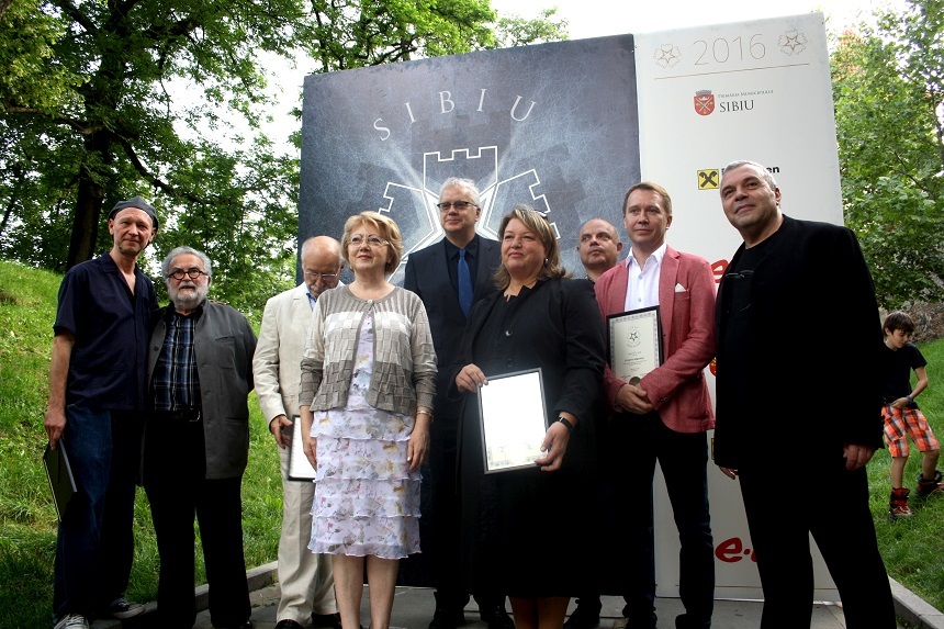 Actorul şi regizorul Tim Robbins a primit o stea pe Aleea Celebrităţilor, în cadrul Festivalului de Teatru de la Sibiu
