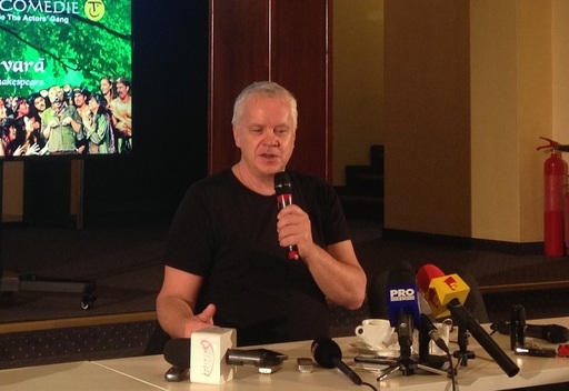 Tim Robbins pregăteşte un spectacol de teatru despre refugiaţi: Fiecare dintre noi a făcut această călătorie