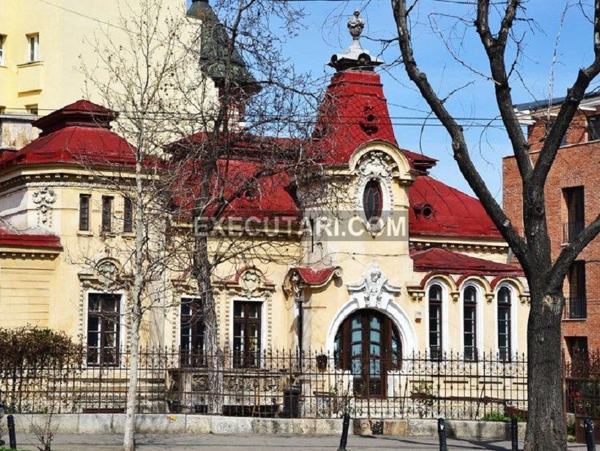 Casa Dinu Lipatti, situată pe bulevardul Lascăr Catargiu, pusă în vânzare contra unei sume de aproape 2 milioane de euro