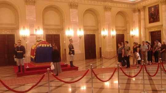 Priveghi public la Palatul Regal în memoria Reginei Ana (Foto: Aura Marinescu - News.ro)