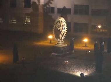 Investigaţie la Organizaţia Europeană pentru Cercetare Nucleară, după ce în campusul din Geneva a fost recreat un ritual de sacrificare a unui om. VIDEO