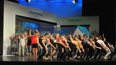 Toate biletele puse în vânzare de Opera din Iaşi pentru "Văduva Veselă" - regia Andrei Şerban, epuizate în mai puţin de 24 de ore