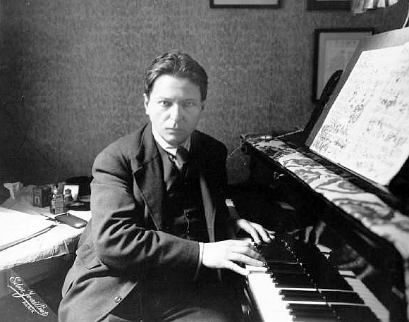 Ministerul Culturii va finanţa publicarea unui volum cu lucrări pentru pian solo din creaţia lui George Enescu