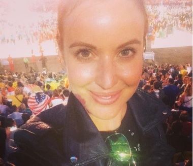 Charlie Webster, prezentatoarea de televiziune care s-a îmbolnăvit de malarie în Rio de Janeiro, s-a întors acasă