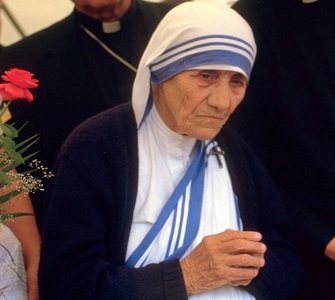Maica Tereza va fi canonizată într-o ceremonie organizată, duminică, la Vatican, unde sunt aşteptate o sută de mii de persoane - VIDEO