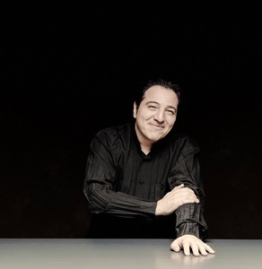 Pianistul turc Fazik Say, prezent de două ori la Festivalul "Enescu", a fost achitat după acuzaţii de denigrare a valorilor religioase