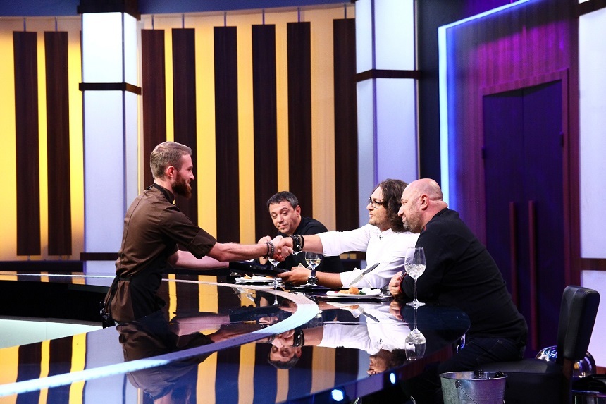 Emisiunea ”Chefi la cuţite”, urmărită de peste 1,5 milioane de telespectatori în minutul de maximă audienţă, marţi seară