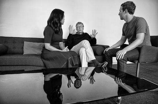 Mark Zuckerberg i-a mulţumit lui Bill Gates pentru sprijinirea proiectului său biomedical ce vizează vindecarea tuturor bolilor până în anul 2100