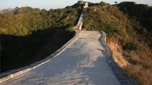 O porţiune din Marele Zid Chinezesc a fost reparată cu nisip şi ciment; Mii de critici, pe reţelele chineze de socializare