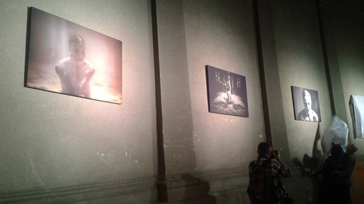 REPORTAJ: Viaţa lui Tedy după Colectiv în 30 de fotografii "nemaltratate". Expoziţia "Angels", un tribut pentru victime