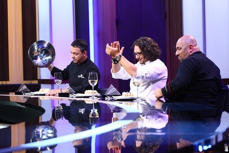 Emisiunea ”Chefi la cuţite”, difuzată de Antena 1, a fost lider de audienţă pe toate categoriile de public, luni seară