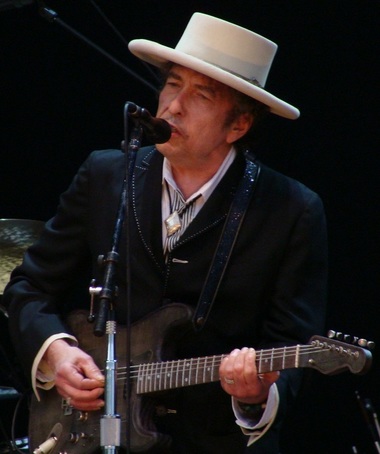 Bob Dylan - primul muzician recompensat cu Nobelul pentru literatură de la înfiinţarea premiului în 1901