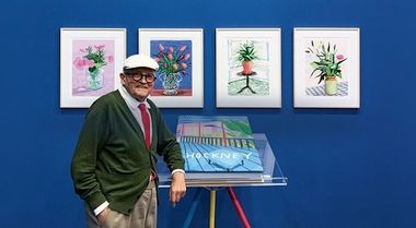 Artistul britanic David Hockney a prezentat un volum uriaş care este dedicat artei sale, la cel mai mare târg de carte din lume