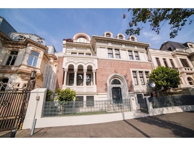 Casa monument istoric Dr. Dobrovici, din bulevardul Lascăr Catargiu 40, se vinde la licitaţie cu 4 milioane de euro
