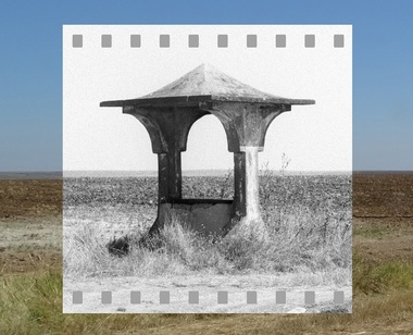 Fântâni din Oltenia, unele vechi de aproximativ 100 de ani, documentate într-o expoziţie foto la MNŢR