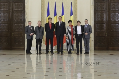 Iohannis a decorat mai multe personalităţi culturale: Arta dramatică beneficiază de noi valori şi de surse de excelenţă