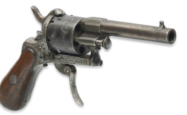 Revolverul cu care Verlaine l-a împuşcat pe Rimbaud, vândut la licitaţie cu 435.000 de euro