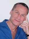Scriitorul de origine rusă Andreï Makine, primit în Academia Franceză, i-a numit ”ignoranţi” pe ultimii preşedinţi din Hexagon