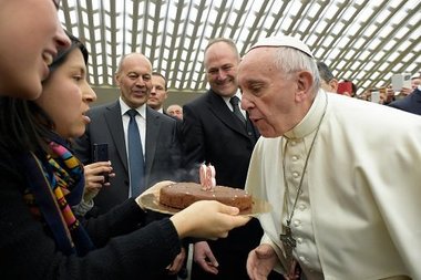 Papa Francisc împlineşte sâmbătă 80 de ani - Suveranul Pontif a ţinut o slujbă şi se va întâlni cu personalităţi; Credincioşii sunt invitaţi să-i trimită mesaje