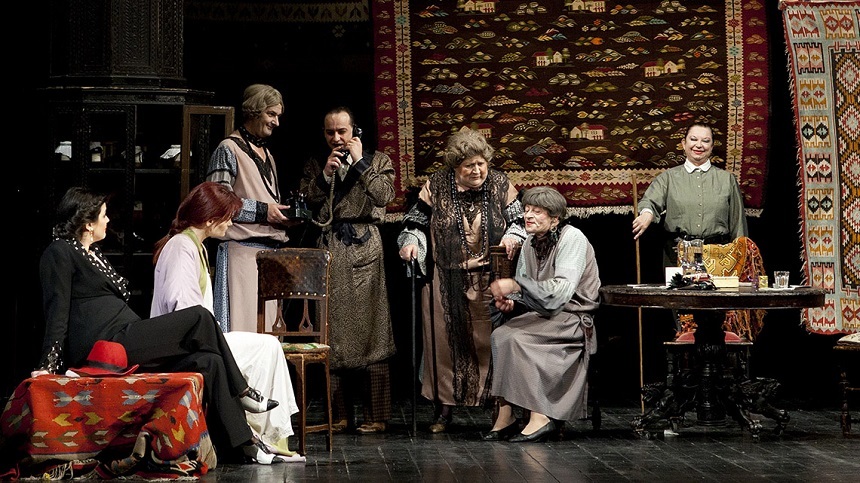 Teatrul Odeon anunţă reluarea celui mai longeviv spectacol din repertoriu, ”Gaiţele”, în regia lui Alexandru Dabija