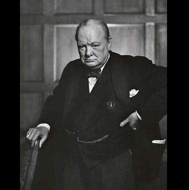 Un eseu descoperit recent dezvăluie faptul că Winston Churchill credea în posibilitatea existenţei vieţii extraterestre