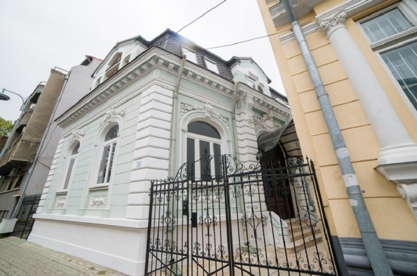 Casa din strada Frumoasă, monument istoric, a fost estimată de Artmark la suma de 1,5 milioane de euro - FOTO