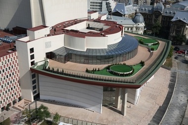 Teatrul Naţional ”I.L. Caragiale” Bucureşti anunţă licitaţie pentru închirierea spaţiilor destinate unei cafenele, barurilor şi teraselor, până pe 13 martie