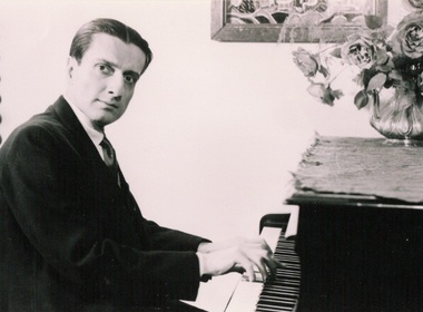 O expoziţie de fotografie dedicată pianistului Dinu Lipatti, ”Lipatti Between Worlds”, va fi vernisată la Budapesta, cu ocazia împlinirii unui secol de la naşterea muzicianului