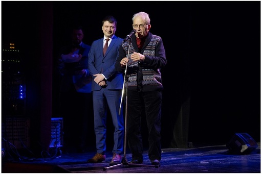 Regizorul Cristi Puiu şi scriitorul Radu Cosaşu, printre laureaţii Galei Premiilor Radio România Cultural 2017