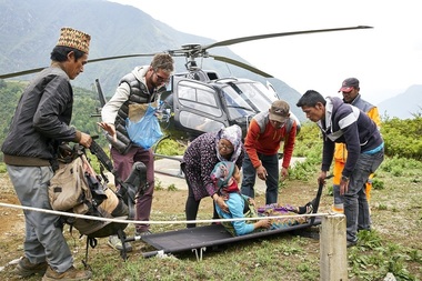 Un serial despre salvatorii alpiniştilor care escaladează vârful Everest, pe Discovery Channel