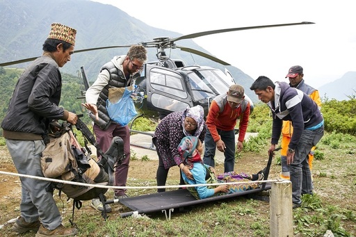 Un serial despre salvatorii alpiniştilor care escaladează vârful Everest, pe Discovery Channel