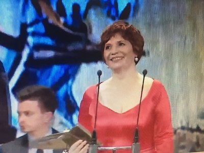 Gala Premiilor UNITER 2017: Ana Ciontea a primit trofeul pentru cea mai bună actriţă în rol secundar