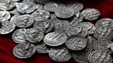 Galaţi: Expoziţie "Aurul şi argintul antic al României”, cu piese clasate în Tezaurul naţional