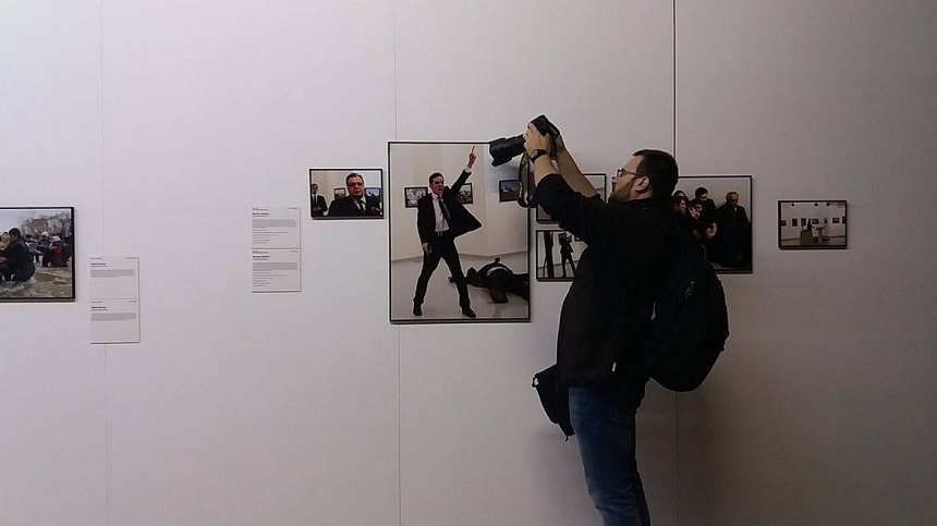 World Press Photo, la Bucureşti: Refugiaţii, tema principală a expoziţiei - FOTO