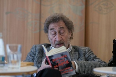 Scriitorul Howard Jacobson: Misiunea lui Donald Trump este să îi facă pe americani să gândească mai puţin