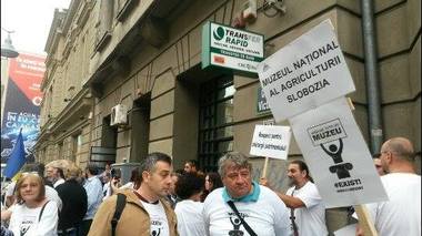 Protest al muzeografilor la Muzeul Naţional de Istorie a României: Exist! Muzeele nu sunt cultură de rangul trei