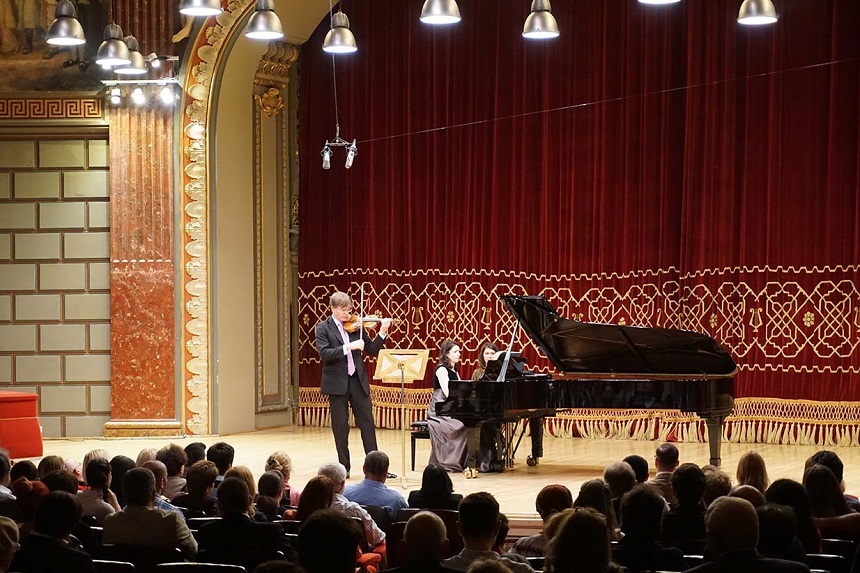 Concertmaistrul Filarmonicii din Viena, Volkhard Steude, va susţine trei concerte în România