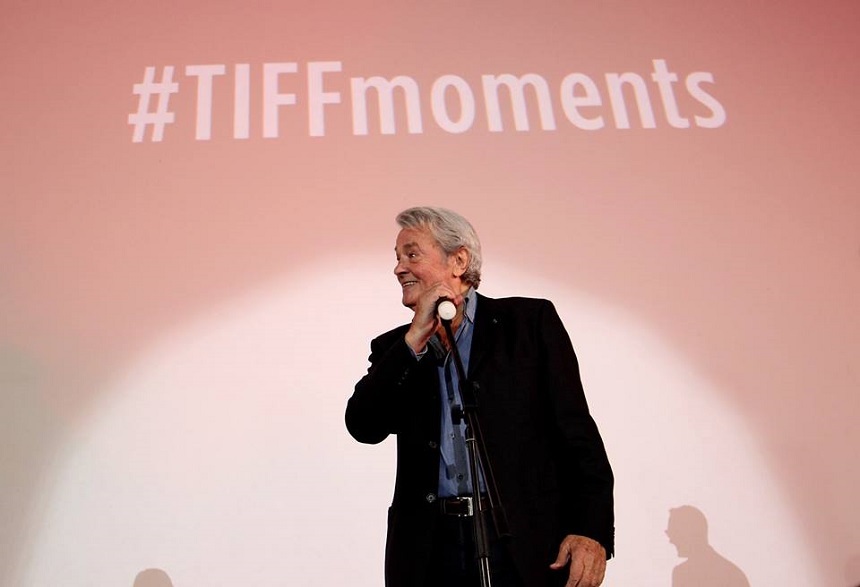 Alain Delon la TIFF: Sunt încântat că în public sunt mai multe femei decât bărbaţi. O să rog femeile să rămână aici. Nu sunt gay