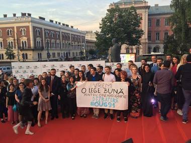 Flashmob pentru susţinerea unei dezbateri pe Legea cinematografiei sâmbătă seară, la TIFF 